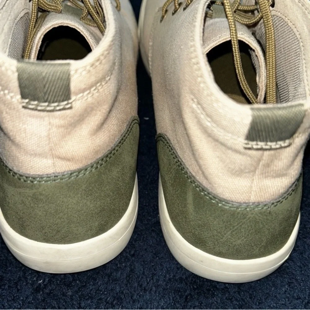 Timberland Green and Tan Chukka Boots with Rubber Soles